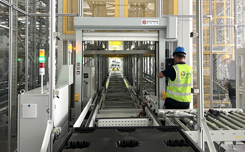 快速卷簾門在國外可以自己拼裝嗎?插圖4 提升機用快速卷簾門